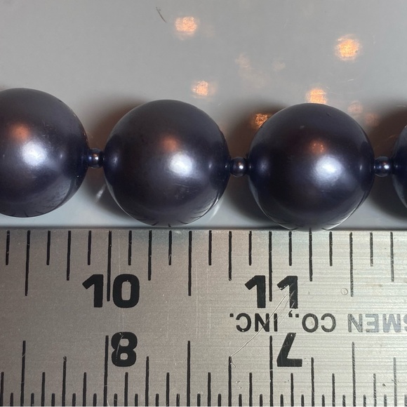 Vintage Japan Faux Pearl Necklace. - Picture 7 of 7